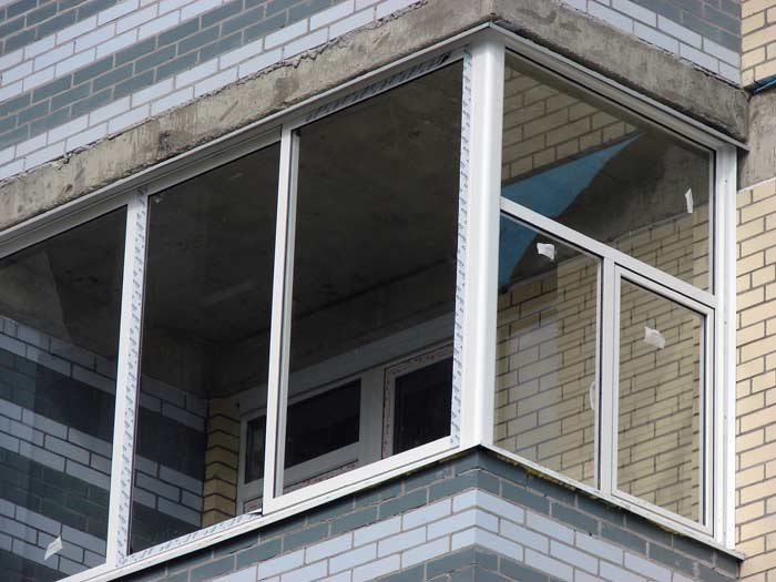 Остекление балконов в Лазаревском
